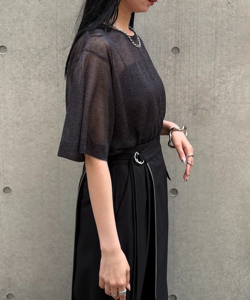 &g'aime(アンジェム)の「【&g'aime】フレアスリーブラメニット Shimmer Flare Sleeve Top(ニット/セーター・レディース・ブラック/アイボリー系/モカ・FREE)」の10枚目の写真