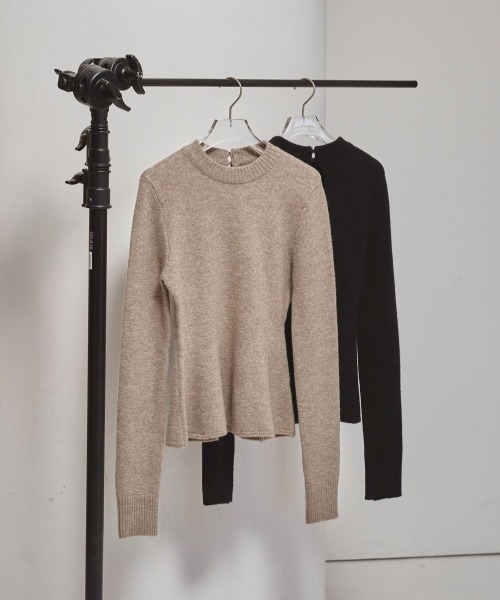 TODAYFUL(トゥデイフル)の「TODAYFUL Puffy Peplum Knit パフィーペプラムニット/12520521(ニット/セーター・レディース・ブラック/ベージュ系その他・ONE SIZE)」の9枚目の写真