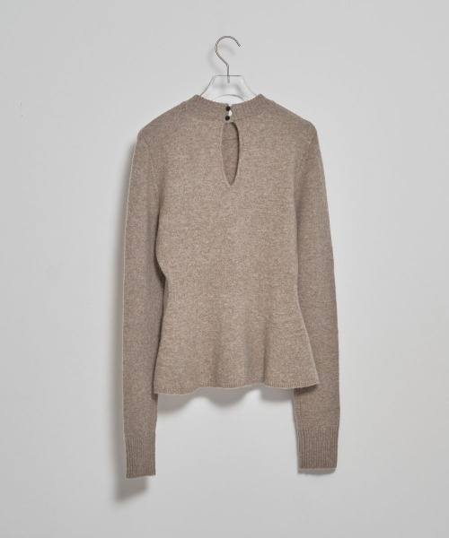 TODAYFUL(トゥデイフル)の「TODAYFUL Puffy Peplum Knit パフィーペプラムニット/12520521(ニット/セーター・レディース・ブラック/ベージュ系その他・ONE SIZE)」の11枚目の写真