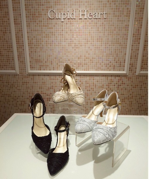 Cupid Heart(キューピッドハート)の「【Cupid Heart】結婚式用!レース切り替えパンプス(パンプス・レディース・シルバー/ベージュ/ブラック・SMALL/MEDIUM/LARGE)」の1枚目の写真