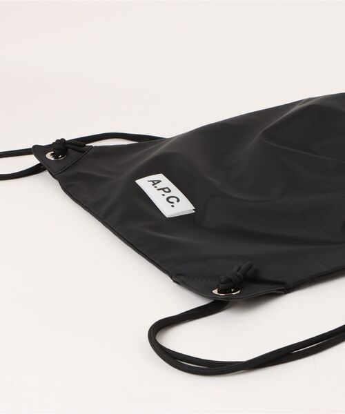 A.P.C.（アーペーセー）の「SWIM BAG PROTECTION（バックパック/リュック・メンズ・ブラック・ONESIZE）」の3枚目の写真