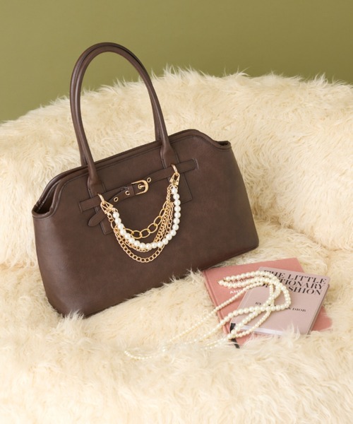 rienda(リエンダ)の「フェイクレザーショルダーバッグ(ショルダーバッグ・レディース・ブラック/ブラウン・FREE)」の2枚目の写真