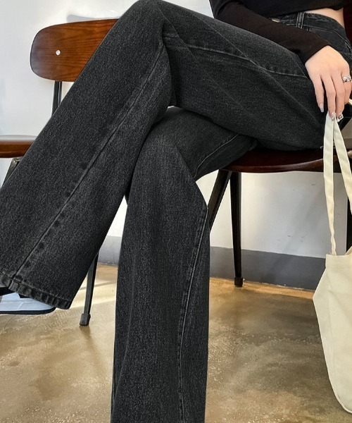 cammie(キャミー)の「ハイウエストワイドストレートデニムパンツ(デニムパンツ・レディース・ネイビー/ライトブルー/ブラック・LARGE/MEDIUM)」の4枚目の写真