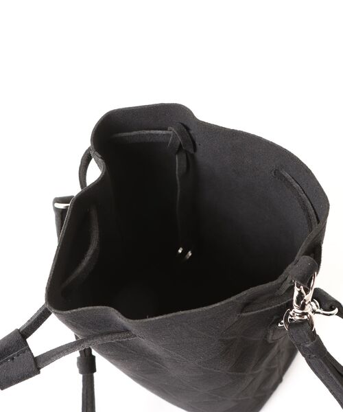 MEN'S BIGI(メンズビギ)の「【Estivant/エスティバン】Kinchaku Bag / ウルトラスエード巾着バッグ(ショルダーバッグ・メンズ・ブラック/グレー・FREE)」の15枚目の写真