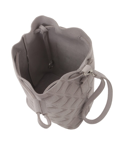 MEN'S BIGI(メンズビギ)の「【Estivant/エスティバン】Kinchaku Bag / ウルトラスエード巾着バッグ(ショルダーバッグ・メンズ・ブラック/グレー・FREE)」の6枚目の写真
