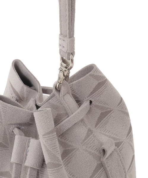 MEN'S BIGI(メンズビギ)の「【Estivant/エスティバン】Kinchaku Bag / ウルトラスエード巾着バッグ(ショルダーバッグ・メンズ・ブラック/グレー・FREE)」の4枚目の写真