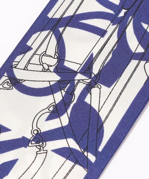 TOMORROWLAND (トゥモローランド)の「Atelier TOMORROWLAND BIT MOTIF BANDEAU シルクスカーフ(バンダナ/スカーフ・レディース・ネイビー/ピンク系その他/ベージュ系その他・FREE)」の9枚目の写真