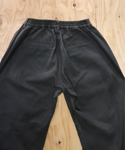 many men many mind(メニーメンメニーマインド)の「MANYMENMANYMINDS / ヴィンテージ加工コットンツイル/タックパンツ(チノパンツ・メンズ・ブラウン/カーキ/ブラック・LARGE/MEDIUM)」の15枚目の写真