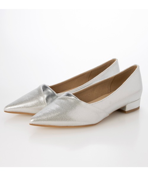 Fin（フィン）の「ポインテッドトゥ切換えフラットシューズ【低反発スポンジ入り】（パンプス・レディース・ブラック/シルバー/グレー/ブラック系その他・23cm/24cm/23.5cm/22.5cm/25cm/24.5cm）」の8枚目の写真