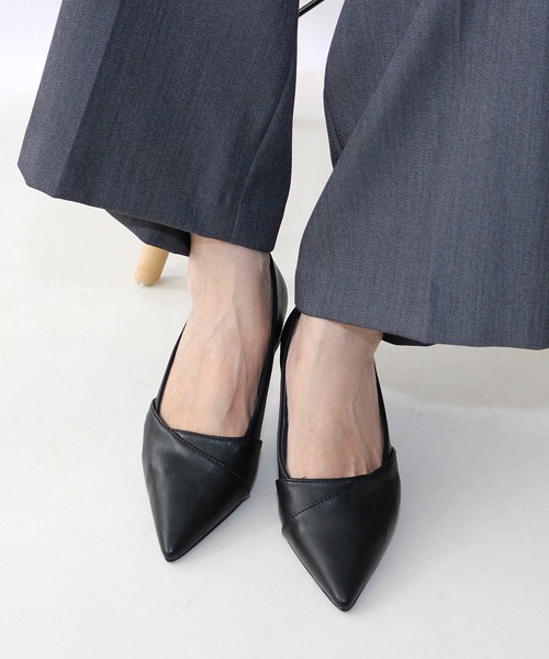 Fin（フィン）の「ポインテッドトゥ切換えフラットシューズ【低反発スポンジ入り】（パンプス・レディース・ブラック/シルバー/グレー/ブラック系その他・23cm/24cm/23.5cm/22.5cm/25cm/24.5cm）」の20枚目の写真