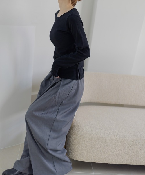 Dita Muaj.（ディータムアージュ）の「【もっちり厚手】サイドホック スムースプルオーバー（Tシャツ/カットソー・レディース・ブラック/グレー/ホワイト・FREE）」の4枚目の写真