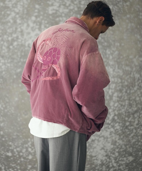 THEOREM(セオレム)の「mj11162- ADAM PATEK×THEOREM Aging Fede Velour Souvenir Jacket スーベニアジャケット(AP2523039-TR)(スカジャン・メンズ・ブラック/ピンク・M/L/XL)」の13枚目の写真