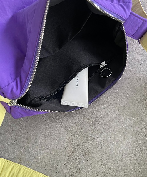 210nouve（トゥージュヌーブ）の「バイカラー スクエア ナイロン ショルダーバッグ（ショルダーバッグ・レディース・レッド/ベージュ/パープル/ブラック・FREE）」の22枚目の写真