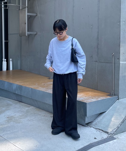 COLONY 2139(コロニートゥーワンスリーナイン)の「袖刺繍スウェットプルオーバー(スウェット・レディース・アイボリー/サックスブルー/ネイビー/グレー/ブラウン・FREE)」の12枚目の写真