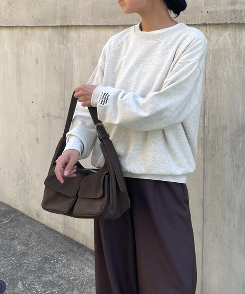 COLONY 2139(コロニートゥーワンスリーナイン)の「袖刺繍スウェットプルオーバー(スウェット・レディース・アイボリー/サックスブルー/ネイビー/グレー/ブラウン・FREE)」の14枚目の写真