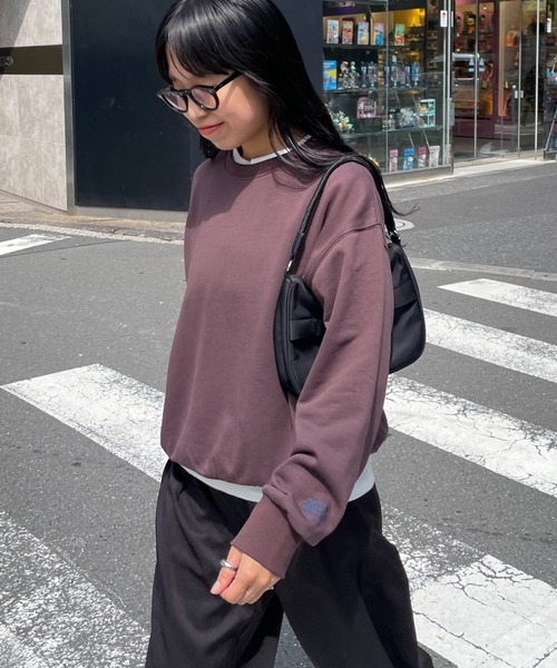 COLONY 2139(コロニートゥーワンスリーナイン)の「袖刺繍スウェットプルオーバー(スウェット・レディース・アイボリー/サックスブルー/ネイビー/グレー/ブラウン・FREE)」の16枚目の写真