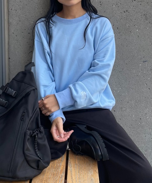 COLONY 2139(コロニートゥーワンスリーナイン)の「袖刺繍スウェットプルオーバー(スウェット・レディース・アイボリー/サックスブルー/ネイビー/グレー/ブラウン・FREE)」の22枚目の写真