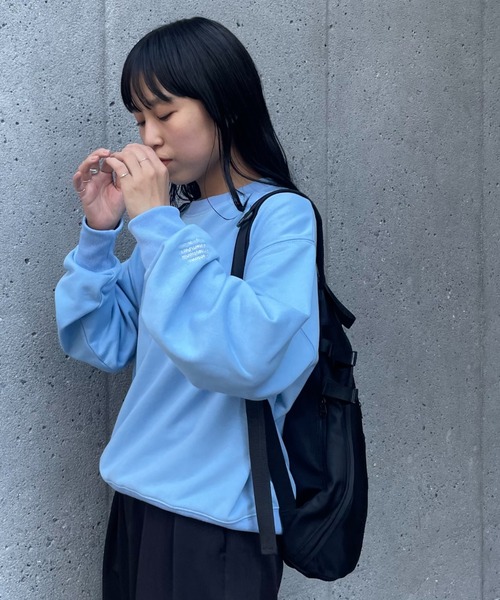 COLONY 2139(コロニートゥーワンスリーナイン)の「袖刺繍スウェットプルオーバー(スウェット・レディース・アイボリー/サックスブルー/ネイビー/グレー/ブラウン・FREE)」の18枚目の写真