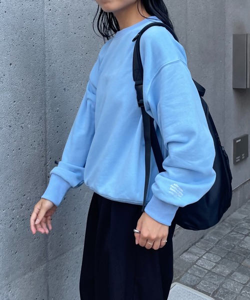 COLONY 2139(コロニートゥーワンスリーナイン)の「袖刺繍スウェットプルオーバー(スウェット・レディース・アイボリー/サックスブルー/ネイビー/グレー/ブラウン・FREE)」の19枚目の写真