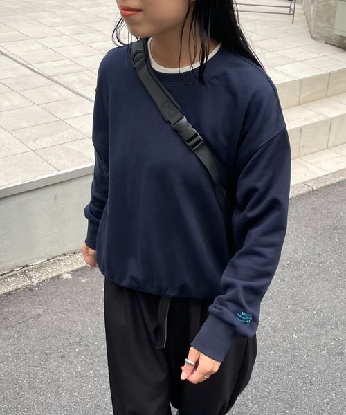 COLONY 2139(コロニートゥーワンスリーナイン)の「袖刺繍スウェットプルオーバー(スウェット・レディース・アイボリー/サックスブルー/ネイビー/グレー/ブラウン・FREE)」の6枚目の写真