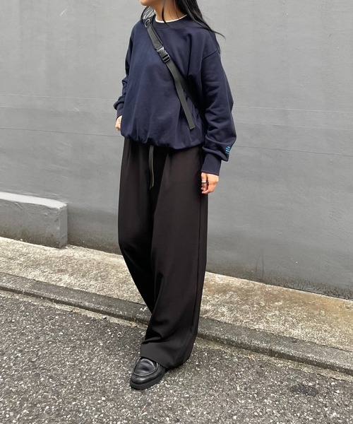 COLONY 2139(コロニートゥーワンスリーナイン)の「袖刺繍スウェットプルオーバー(スウェット・レディース・アイボリー/サックスブルー/ネイビー/グレー/ブラウン・FREE)」の7枚目の写真