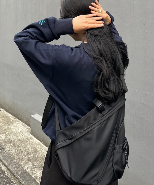 COLONY 2139(コロニートゥーワンスリーナイン)の「袖刺繍スウェットプルオーバー(スウェット・レディース・アイボリー/サックスブルー/ネイビー/グレー/ブラウン・FREE)」の9枚目の写真