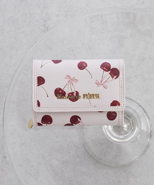 Maison de FLEUR（メゾンドフルール）の「チェリー柄ウォレット（財布