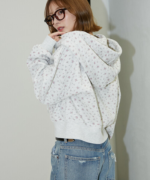 PUBLUX（パブリュクス）の「PUBLUX/パブリュクス 小花柄 クロップド フーディー　限定展開（パーカー・レディース・ネイビー/ブラック/グレー・ﾌﾘ-）」の8枚目の写真