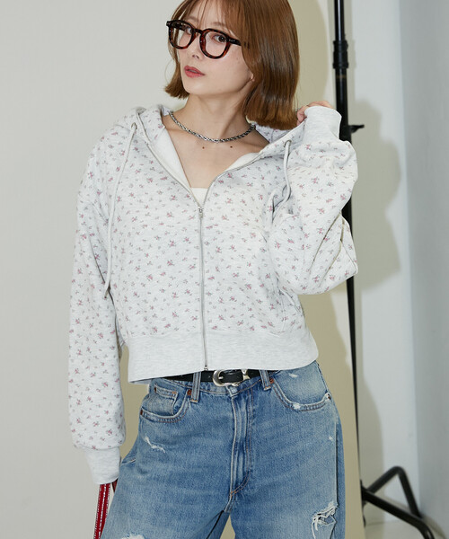 PUBLUX（パブリュクス）の「PUBLUX/パブリュクス 小花柄 クロップド フーディー　限定展開（パーカー・レディース・ネイビー/ブラック/グレー・ﾌﾘ-）」の9枚目の写真