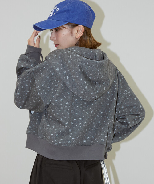 PUBLUX（パブリュクス）の「PUBLUX/パブリュクス 小花柄 クロップド フーディー　限定展開（パーカー・レディース・ネイビー/ブラック/グレー・ﾌﾘ-）」の19枚目の写真