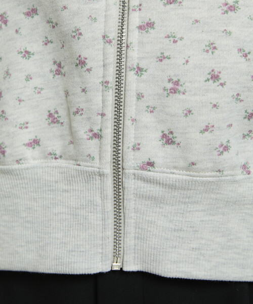 PUBLUX（パブリュクス）の「PUBLUX/パブリュクス 小花柄 クロップド フーディー　限定展開（パーカー・レディース・ネイビー/ブラック/グレー・ﾌﾘ-）」の5枚目の写真