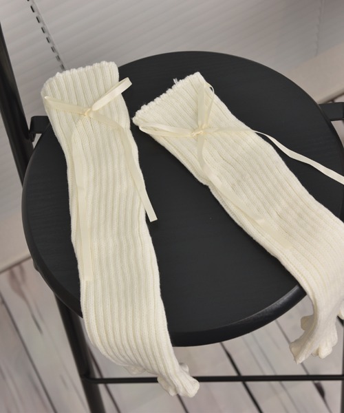 VIBGYOR Women(ヴィブジョー ウィメン)の「【float】リブ ニット メロウ リボン デザイン レッグウォーマー/レッグカバー(レッグウォーマー・レディース・グレー/ブラック/ホワイト・FREE)」の8枚目の写真