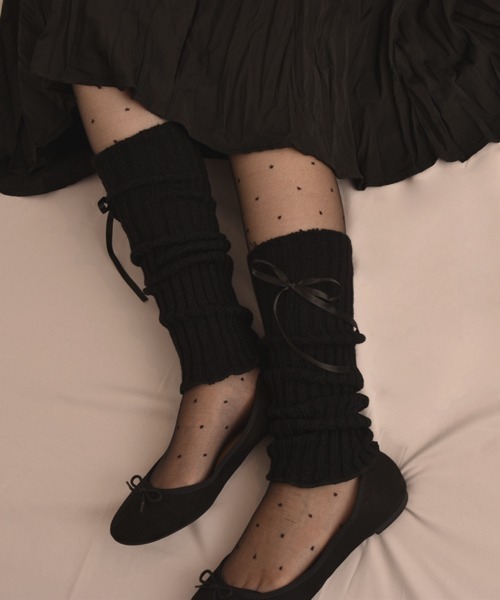 VIBGYOR Women(ヴィブジョー ウィメン)の「【float】リブ ニット メロウ リボン デザイン レッグウォーマー/レッグカバー(レッグウォーマー・レディース・グレー/ブラック/ホワイト・FREE)」の7枚目の写真