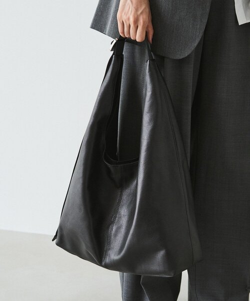 russet（ラシット）の「レザーホーボーバッグ L（ショルダーバッグ・レディース・ブラック/グレイッシュベージュ・FREE）」の8枚目の写真