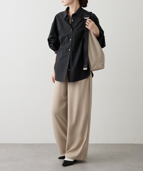 russet(ラシット)の「レザーホーボーバッグ L(ショルダーバッグ・レディース・ブラック/グレイッシュベージュ・FREE)」の13枚目の写真