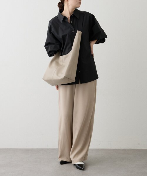 russet(ラシット)の「レザーホーボーバッグ L(ショルダーバッグ・レディース・ブラック/グレイッシュベージュ・FREE)」の17枚目の写真