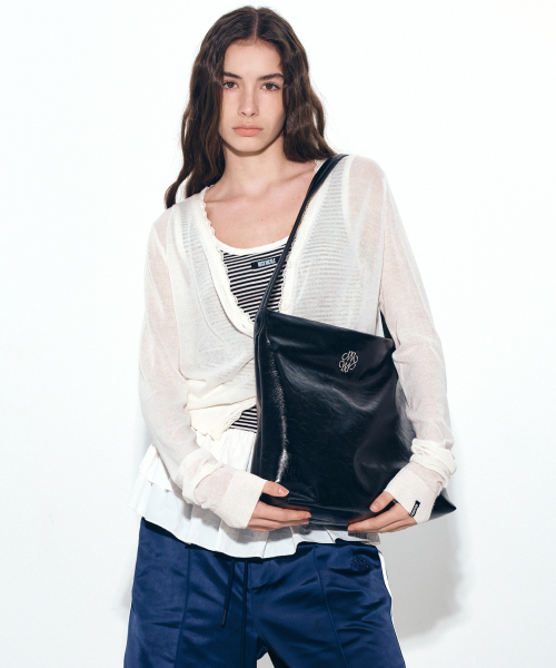 NICK&NICOLE(ニックアンドニコール)の「ESSENTIAL LEATHER SQUARE BAG_BLACK(ショルダーバッグ・レディース・その他・FREE)」の5枚目の写真