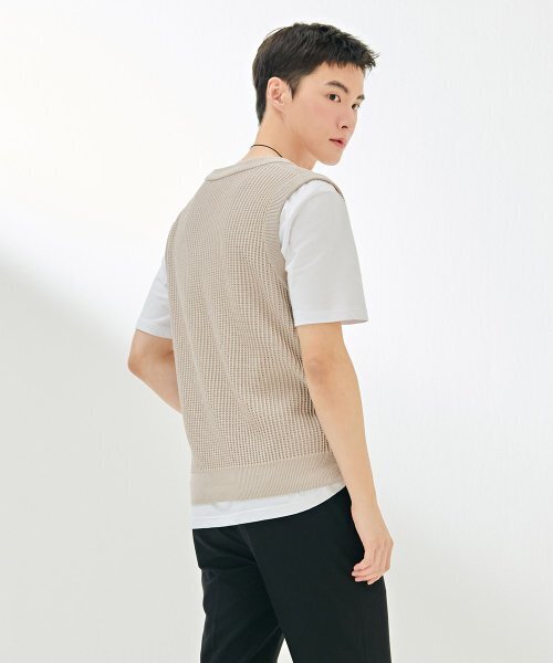 CHASECULT(チェイスカルト)の「男性Vネックベスト-DARK7311B0X(ベスト・メンズ・Beige・100/105/95)」の2枚目の写真