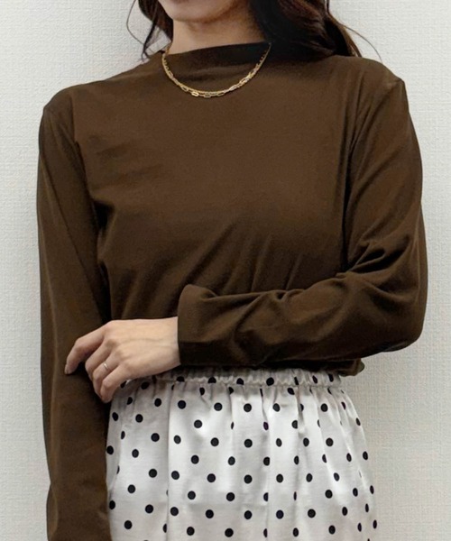 LOWO(ロワ)の「クルーネック カットソー 長袖 きれいめ レディース インナー ロンT(Tシャツ/カットソー・レディース・ラベンダー/マスタード/ホワイト/ブラウン/レッド/アイボリー/ブラック/ブルーグレー/カーキ・FREE)」の1枚目の写真