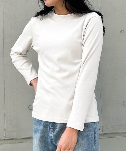 LOWO(ロワ)の「クルーネック カットソー 長袖 きれいめ レディース インナー ロンT(Tシャツ/カットソー・レディース・ラベンダー/マスタード/ホワイト/ブラウン/レッド/アイボリー/ブラック/ブルーグレー/カーキ・FREE)」の19枚目の写真