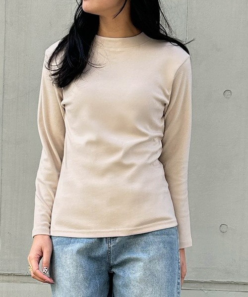 LOWO(ロワ)の「クルーネック カットソー 長袖 きれいめ レディース インナー ロンT(Tシャツ/カットソー・レディース・ラベンダー/マスタード/ホワイト/ブラウン/レッド/アイボリー/ブラック/ブルーグレー/カーキ・FREE)」の12枚目の写真