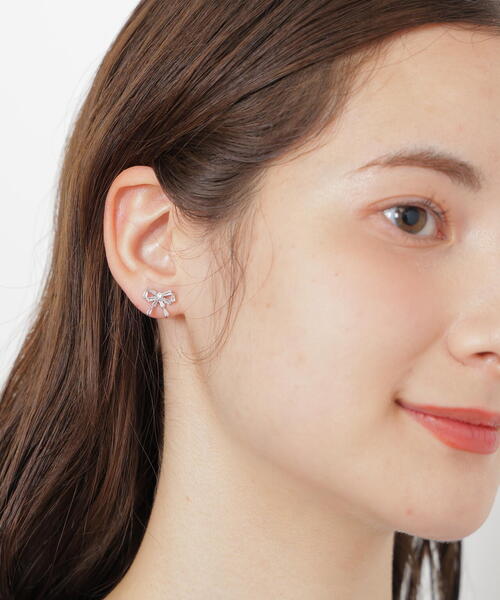 JILL by JILL STUART（ジルバイジルスチュアート）の「◇Cubic プチリボンピアス（ピアス（両耳用）・レディース・ゴールド/シルバー・FREE）」の14枚目の写真