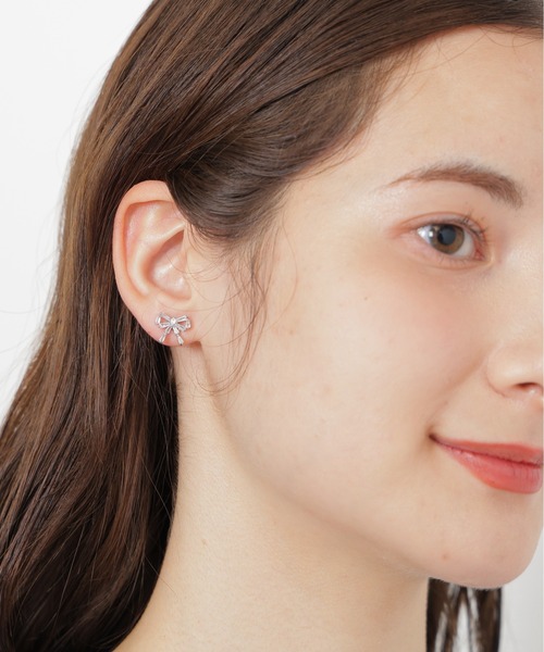 JILL by JILL STUART（ジルバイジルスチュアート）の「◇Cubic プチリボンピアス（ピアス（両耳用）・レディース・ゴールド/シルバー・FREE）」の7枚目の写真