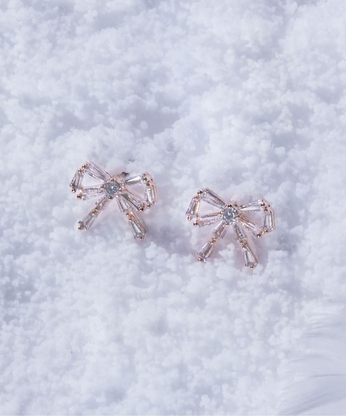 JILL by JILL STUART（ジルバイジルスチュアート）の「◇Cubic プチリボンピアス（ピアス（両耳用）・レディース・ゴールド/シルバー・FREE）」の3枚目の写真