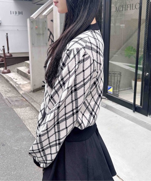 INGNI（イング）の「チェック柄ジャガードリボンニット（ニット/セーター・レディース・ホワイト×ブラック/ベージュ系その他2・M）」の5枚目の写真