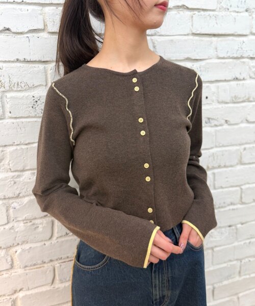 w closet（ダブルクローゼット）の「配色パイピングカーディガン（カーディガン/ボレロ・レディース・グレー/ブラウン/ネイビー/アイボリー・FREE）」の3枚目の写真