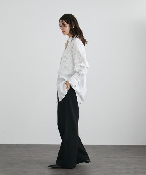 SALON adam et rope'（サロン アダム エ ロペ）の「ワイドピッチストライプシャツ（シャツ/ブラウス・レディース・サックスブルー/ホワイト・FREE）」の7枚目の写真