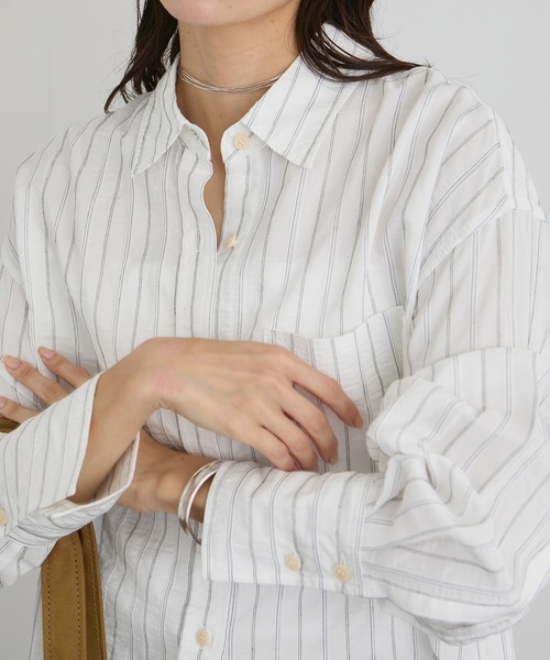 SALON adam et rope'（サロン アダム エ ロペ）の「ワイドピッチストライプシャツ（シャツ/ブラウス・レディース・サックスブルー/ホワイト・FREE）」の9枚目の写真