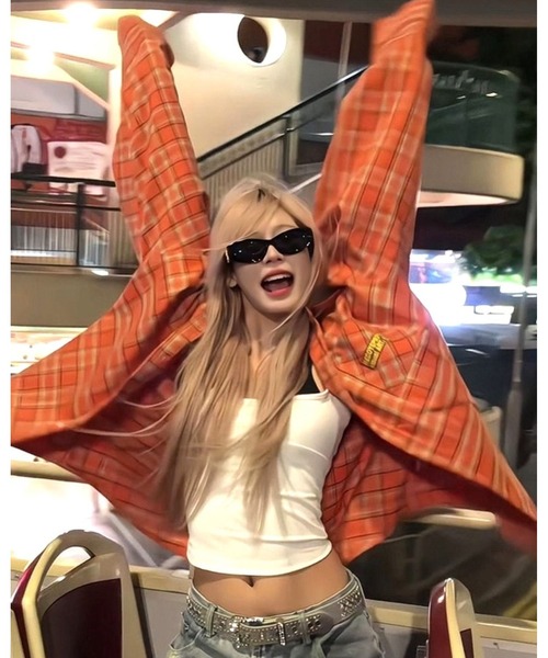 CHEER(チアー)の「ロゴ入りヴィンテージ風チェックシャツ(シャツ/ブラウス・レディース・オレンジ・M/L/S)」の4枚目の写真
