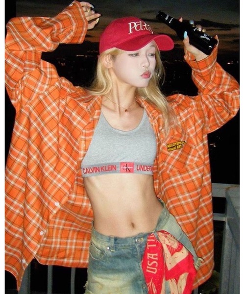 CHEER(チアー)の「ロゴ入りヴィンテージ風チェックシャツ(シャツ/ブラウス・レディース・オレンジ・M/L/S)」の5枚目の写真